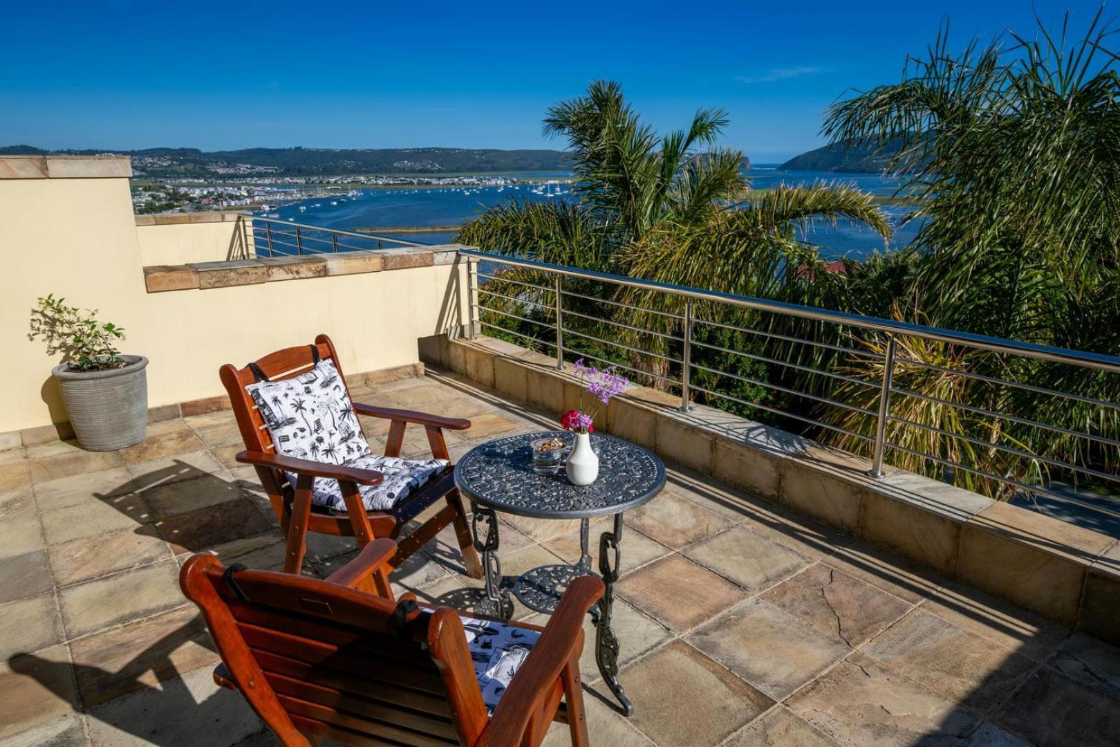 Guest House The Lazy Lion Knysna Exteriör bild